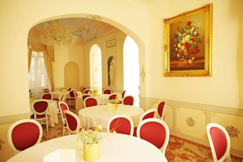 Le Scuderie Di Villa Ravenna Sannicola Exterior photo